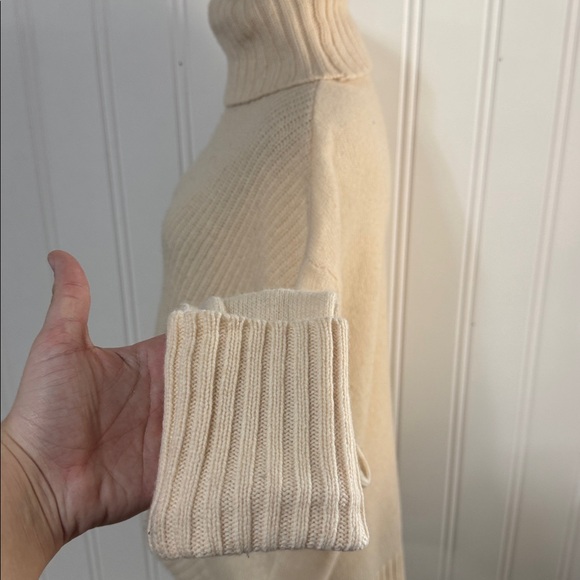 Moth Anthropologie Oversized Wool Blend Cream Turtleneck Sweater size S - Picture 5 of 12